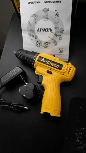 Parafusadeira e Furadeira a Bateria 12V Bivolt 10mm