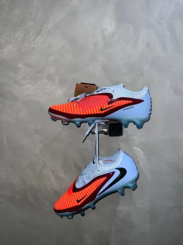 Chuteira Nike phantom 