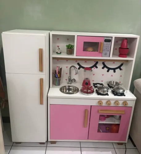 Linda cozinha infantil toda em MDF comprada no Eta casa Perfeita!