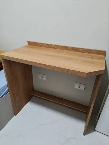 Vendo escrivaninha otimo estado e madeira de qualidade!
