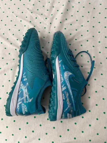CHUTEIRA NIKE.