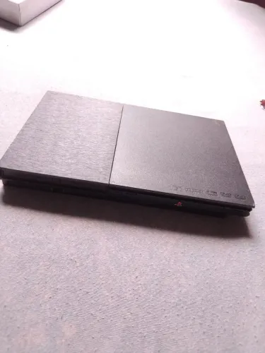 Playstation 2 - usado em bom estado com controles originais 