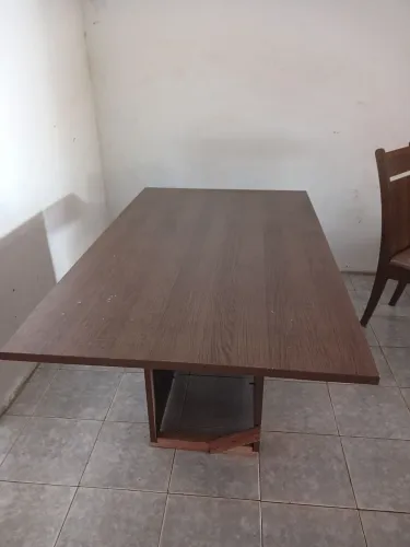 Vende-se mesa com 6 cadeiras acolchoada para reforma