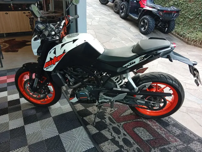KTM Duke 200