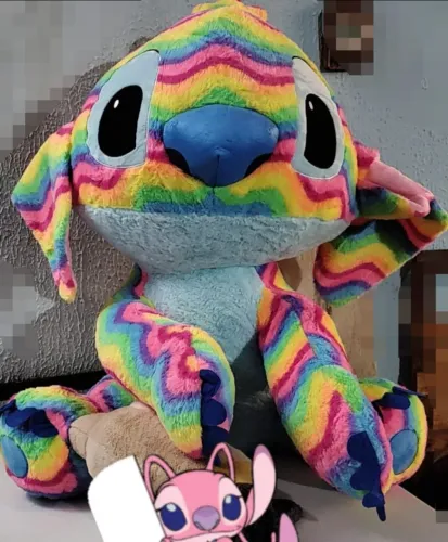 Pelúcia Stitch grande colorida