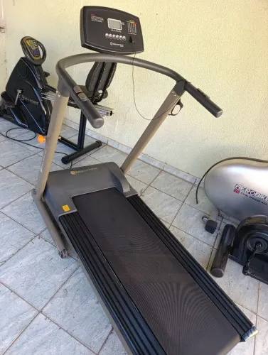 Esteira semi profissional pra 150 kls