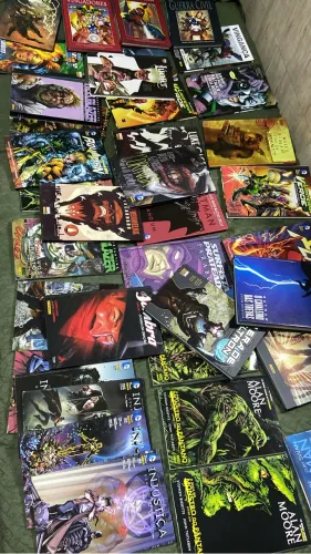 Coleção de Quadrinhos MARVEL e DC