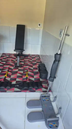 Equipamentos para treinar em casa 500 aceito oferta  * tudo bem cuidado novo