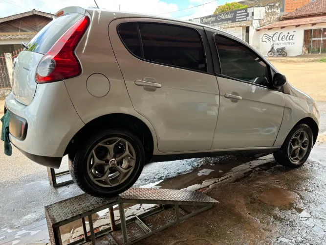 Fiat Palio Attractive 1.0 EVO Fire Flex 8V 5P 2012