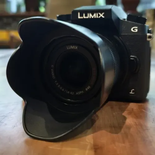 Câmera Panasonic LUMIX G7 4K - lente 14-42 mm - 16 mp, LCD de 7"