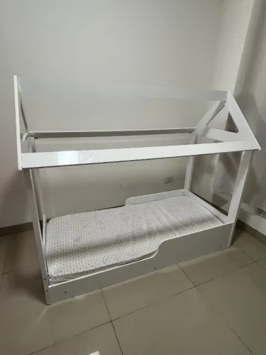 Cama montessoriana 