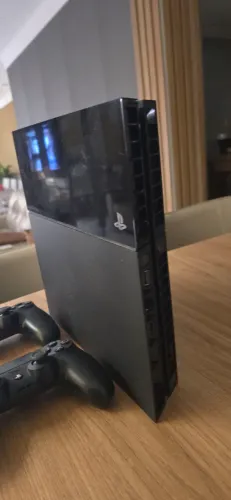 Play Station 4