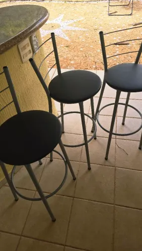 3 Banquetas de Metal com Estofado Preto - Ótimo Estado