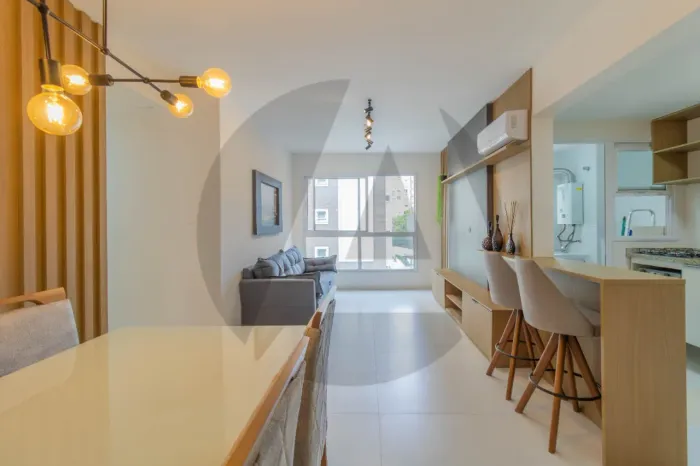 Apartamento semimobiliado de 2 dormitórios com suíte e churrasqueira na Boa Vista