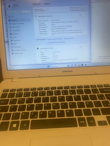 Samsung I3 4GB SSD 128GB Tela 15, muito novo 