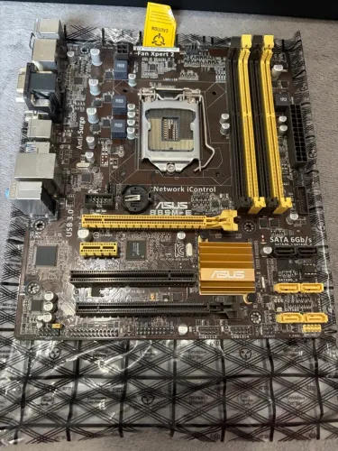 Placa mãe Asus B85M LGA 1150 com 4 slots RAM