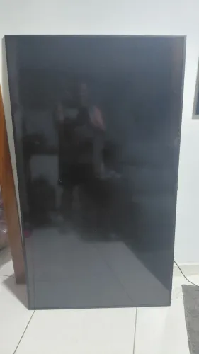 TV com a tela quebrada 