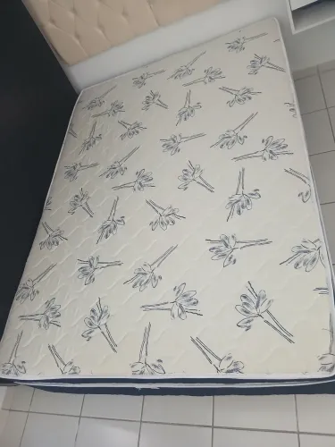 Vendo cama conjugada muito nova