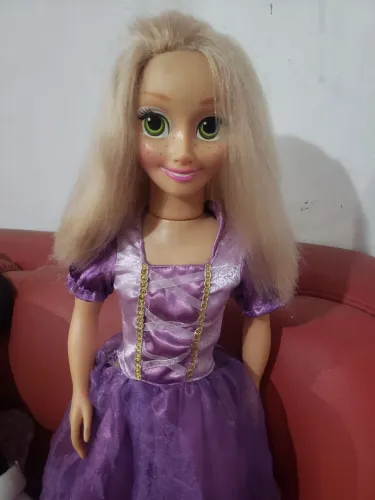 Boneca rapunzel