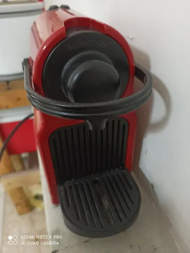 Cafeteira Nespresso semi nova!