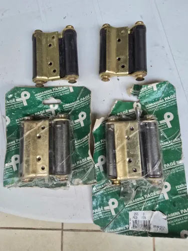 Dobradiças para porta tipo bang-bang