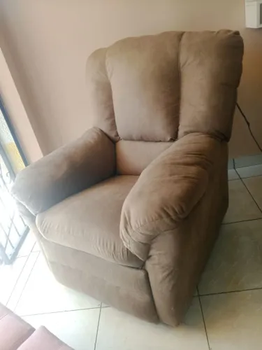 Poltrona Reclinável giratória - Nova