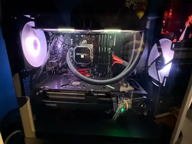 PC Gamer Ryzen 5 3400G | RX 6700 XT 12GB | 32GB RAM | SSD NVMe | Water Cooler