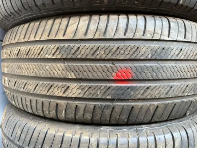 Pneu 235/60/18 Michelin 90 % vida útil