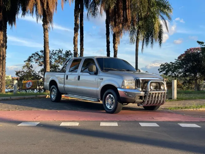 Ford F-250 XLT 4.2 180cv CD TB Diesel 2004