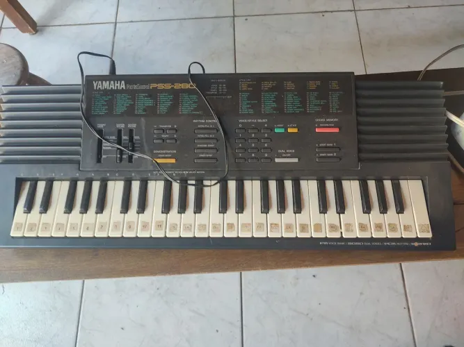 Teclado Yamaha Portasound PSS 280