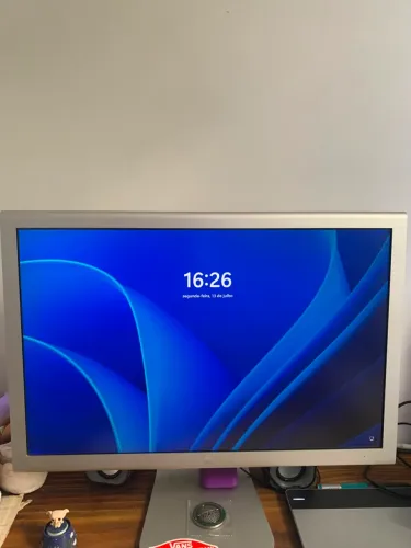Apple Cinema Display