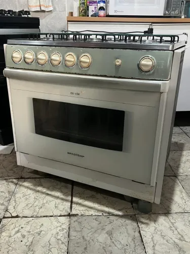 Vendo Fogão 6 bocas 