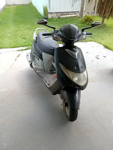 Vendo Suzuki Burgman 2008/2009 Tudo funcionando perfeitamente