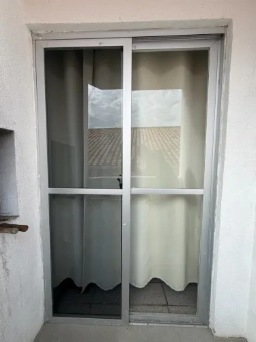 Porta de alumínio com vidro