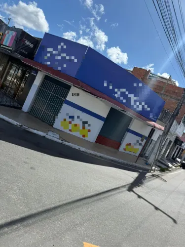 Aluga-se ponto comercial de esquina