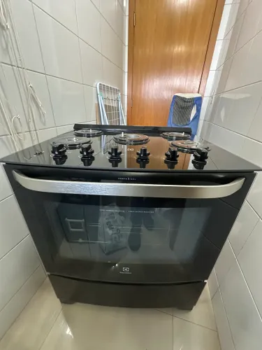 Fogão Electrolux 5 Bocas Mesa de Vidro Preto - Excelente Estado