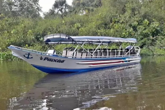 VENDE-SE LANCHA VOADEIRA 