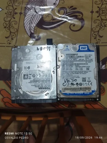HDs de 500 e 320 GB 