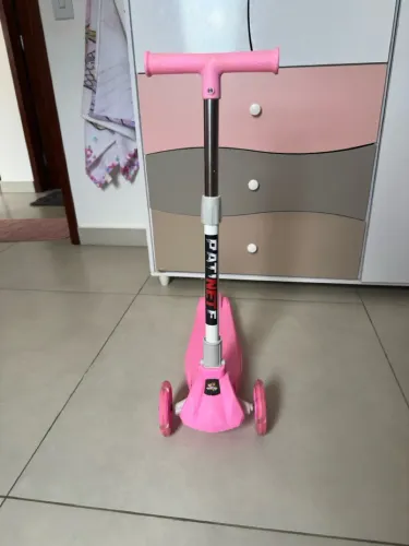 Super patinete Rosa Princesas 3 rodas com luzes e ajuste de altura