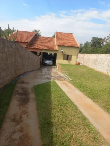 Excelente Rancho pé na areia - Com Casa com 2 dormitórios