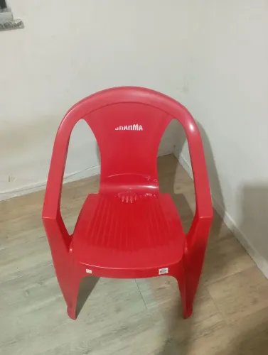 Cadeira de plástico