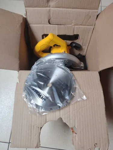 Serra circular Dewalt 7 - 1/4 184 mm DWE 560