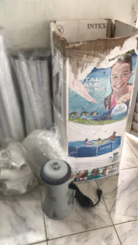 Piscina de 6.500 litros semi nova