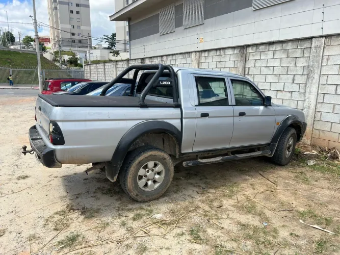 Mitsubishi L200 GL 2.5 4X4 CD Diesel 2009
