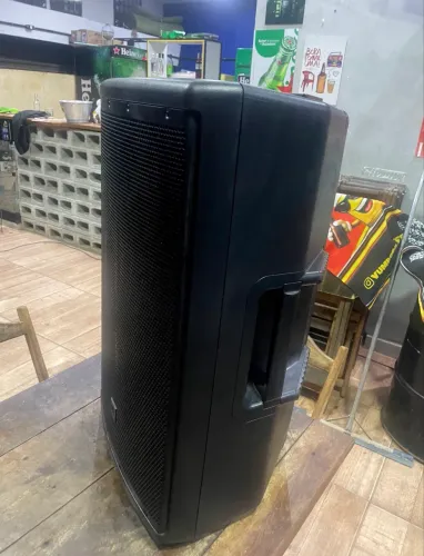 CAIXA ATIVA JBL EON 615