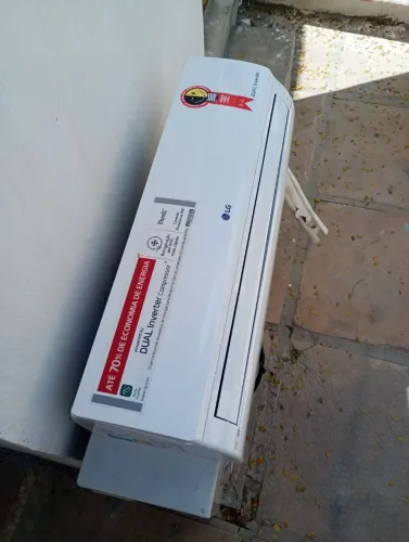 VENDO AR CONDICIONADO LG DUAL INVERTER 9.000 BTUSS COMPLETO