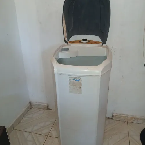 Falta lubrificar,motivo desocupar espaço em casa.Whats *05