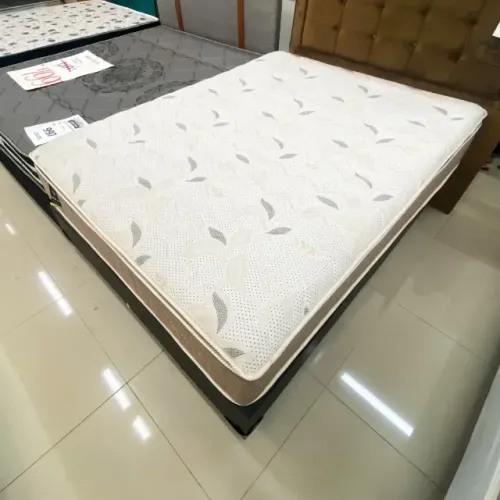 Colchão Amsterda Queen D33 com Molas Ensacadas 30x198x158 Sobral Rezende