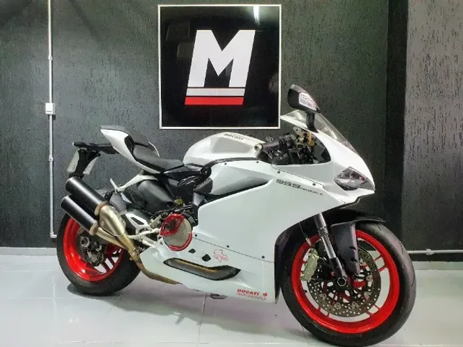 DUCATI SUPERBIKE 959 PANIGALE 2017 24.000km - Revisada - Pneus novos - Com acessórios