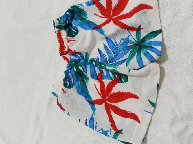 Roupas usadas menina